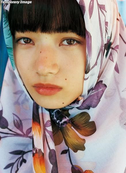 Yesasia 小松菜奈1st写真集 Trabzon 女明星 海报 写真集 写真集 小松菜奈 日本明星精品 邮费全免 北美网站